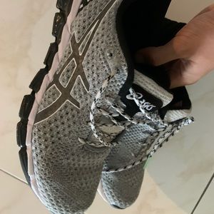 Asics shoes like new